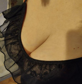 Я креативная и открытая к новым экспериментам, всегда готова исполнить твои самые сокровенные желания. Встречи со мной комфортные и безопасные, ведь я ценю свою и твою конфиденциальность. Живу в Москве и готова оказать свои услуги всем желающим встретиться со мной в этом прекрасном городе. Приглашаю тебя окунуться в мир наслаждения и насладиться каждой минутой проведенной со мной. Мои отзывы говорят сами за себя – клиенты остаются довольны моими услугами. У меня есть фото, чтобы ты мог оценить мою красоту. Испытай все прелести нашей встречи, приходи ко мне и ты не пожалеешь! 😘🌹🔥 12901, 41 год