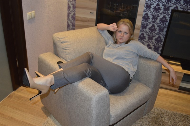 Темпераментная и развратная девушка приглашает в гости и обещает незабываемое свидание, полное страсти и желания. Со мной ты сможешь погрузиться в мир наслаждения и релаксации. Не упусти свой шанс! 17216, 25 лет